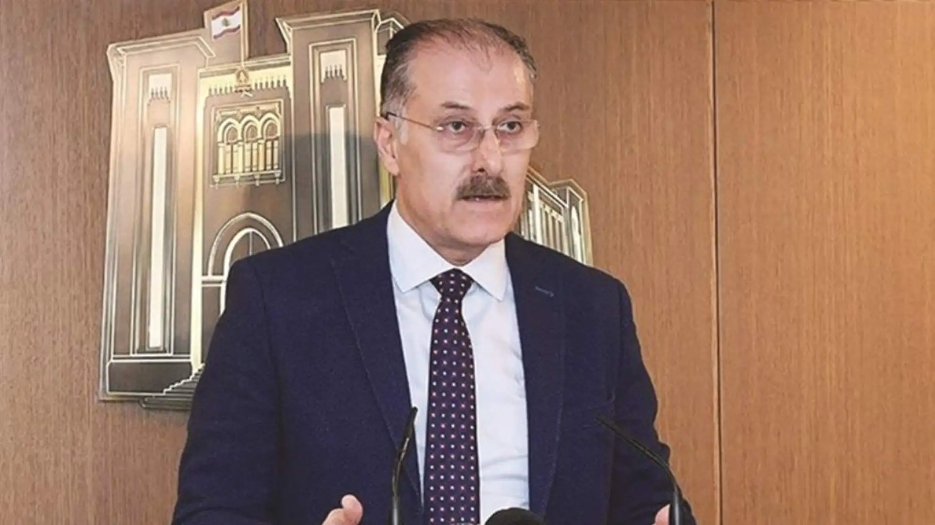 الحكومة تقرّ  رُغما عن أعضائها.. ومخاوف من تدهور الأوضاع